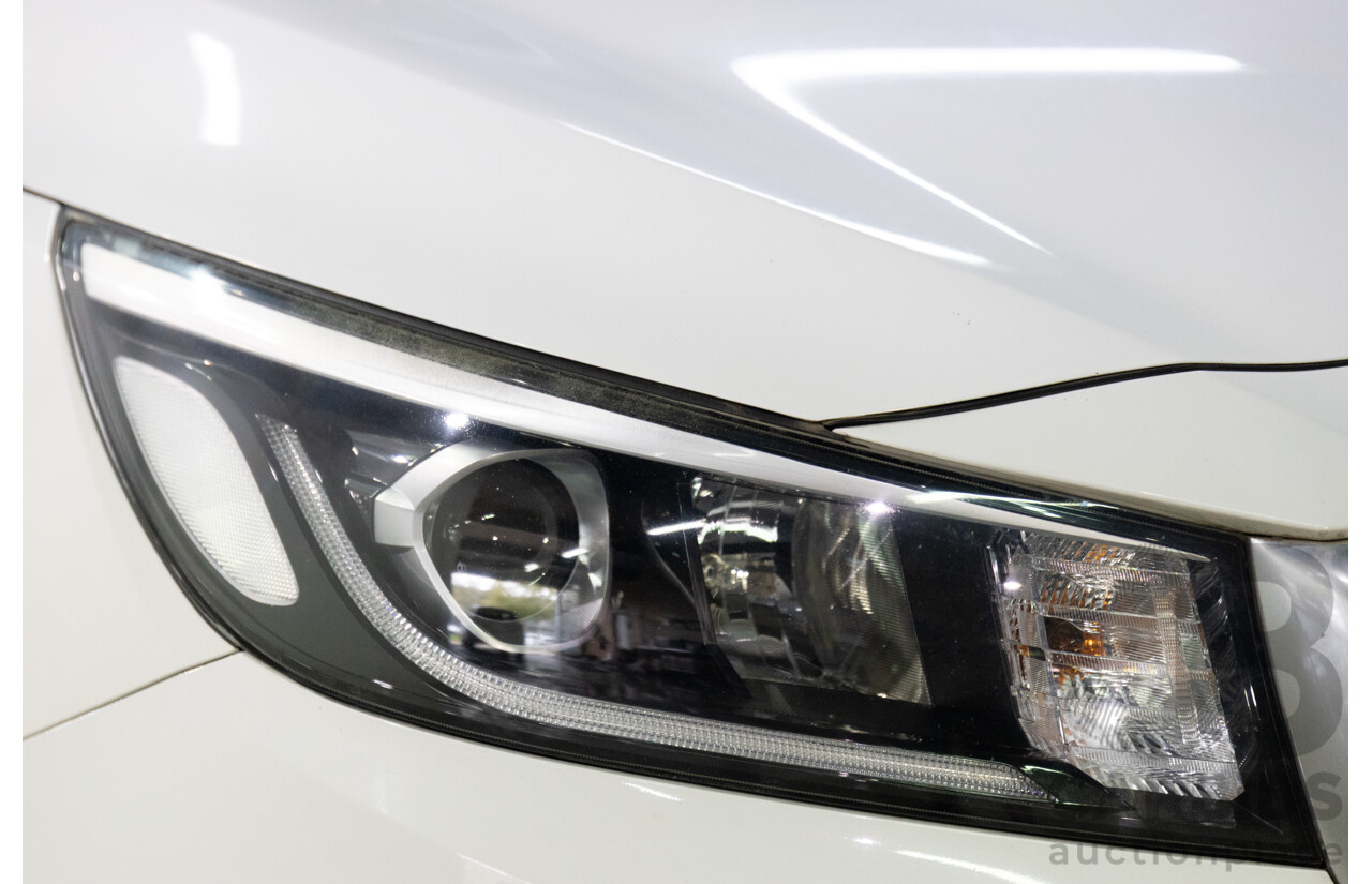 6/2018 Kia Carnival S YP MY16 Update 4d Wagon Snow White Pearl V6 3.3L - 8 Seater