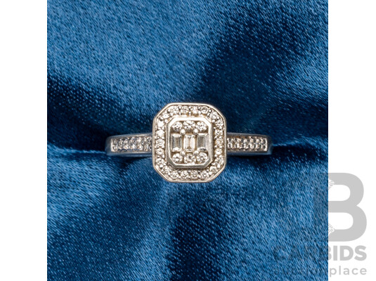 9ct White Gold & Diamond Dress Ring - Size M