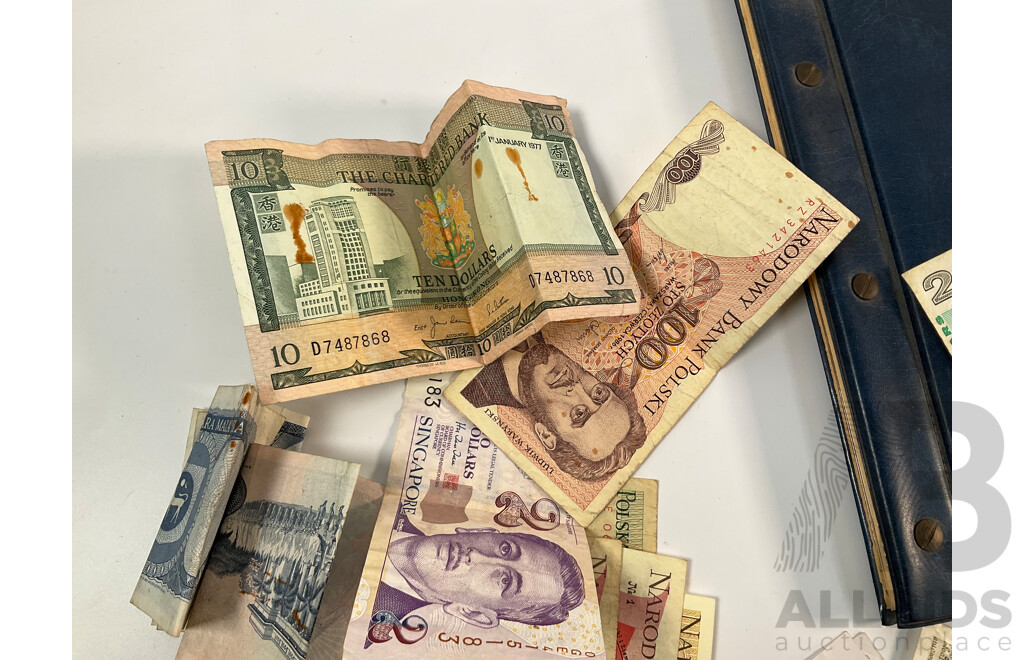 Collection of International Coins and Notes Including Two Australian Two Dollar Notes 1979 Knight/Stone, 1983 Johnston/Stone, Coin Album of USA, Singapore, Germany, Philippines, Fiji, Assortment of Coins - Approximately 1.3 Kilograms