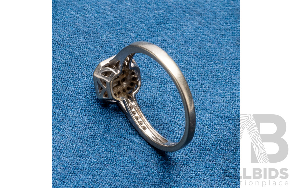 9ct White Gold & Diamond Dress Ring - Size M
