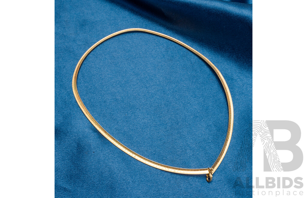 9ct Yellow Gold Omega Link Necklace. Length - 45cms