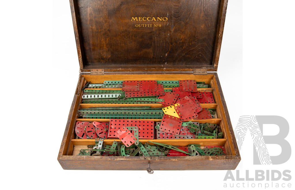 Vintage Meccano Outfit No. 9 in Original Box
