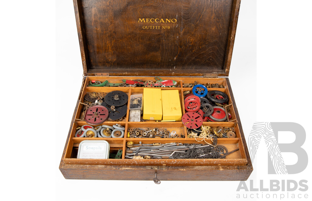 Vintage Meccano Outfit No. 9 in Original Box
