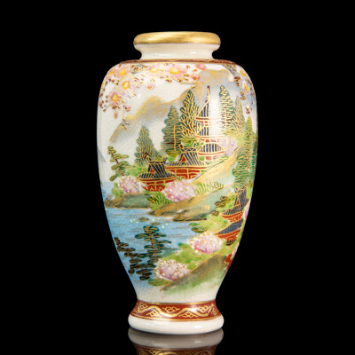 Japanese Meiji Satsuma Koshida Vase