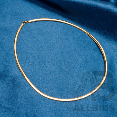 9ct Yellow Gold Omega Link Necklace. Length - 45cms