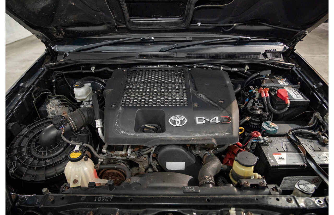 2/2012 Toyota Hilux SR5 (4x4) KUN26R MY12 Dual Cab P/Up Black Mica Turbo Diesel 3.0L