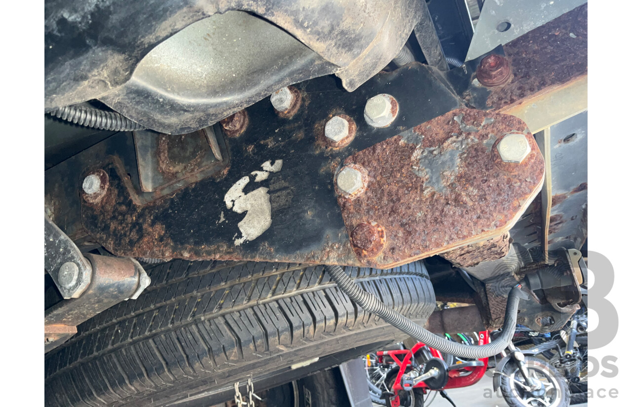 2/2012 Toyota Hilux SR5 (4x4) KUN26R MY12 Dual Cab P/Up Black Mica Turbo Diesel 3.0L