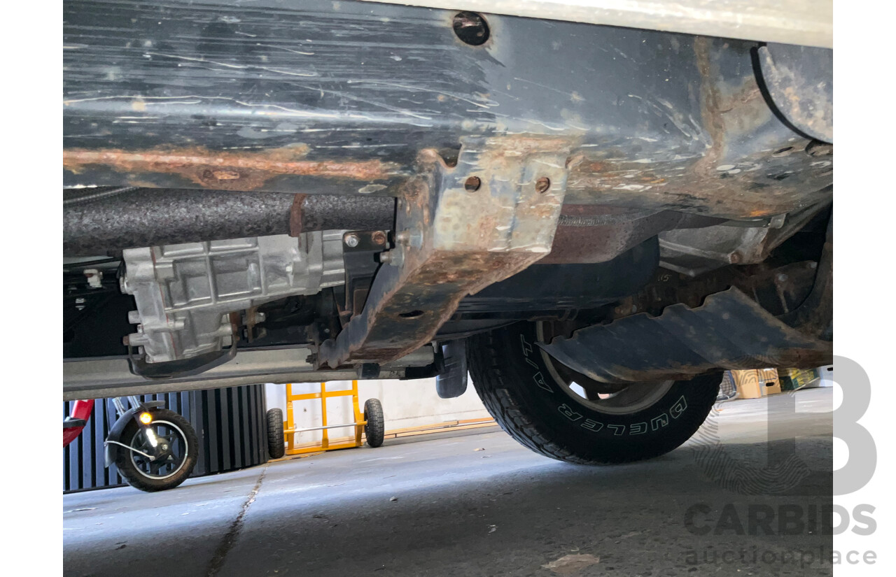 2/2012 Toyota Hilux SR5 (4x4) KUN26R MY12 Dual Cab P/Up Black Mica Turbo Diesel 3.0L