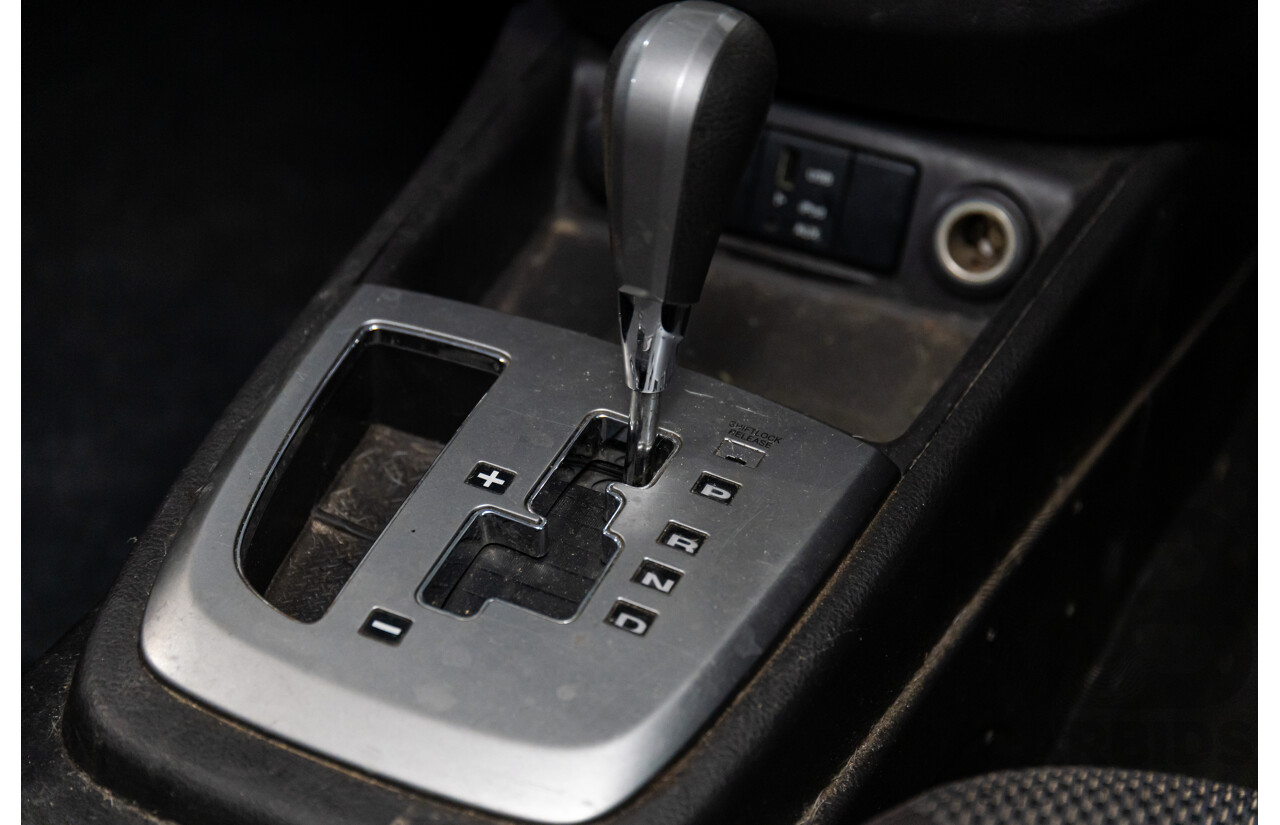 3/2010 Hyundai Santa Fe Elite CRDi (4x4) CM MY10 4d Wagon Vanilla White Turbo Diesel 2.2L - 7 Seater