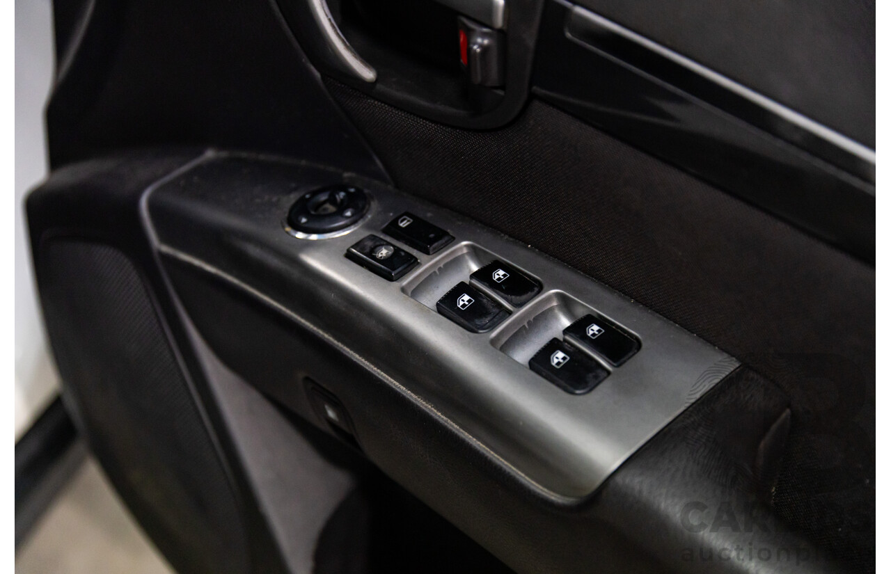 3/2010 Hyundai Santa Fe Elite CRDi (4x4) CM MY10 4d Wagon Vanilla White Turbo Diesel 2.2L - 7 Seater