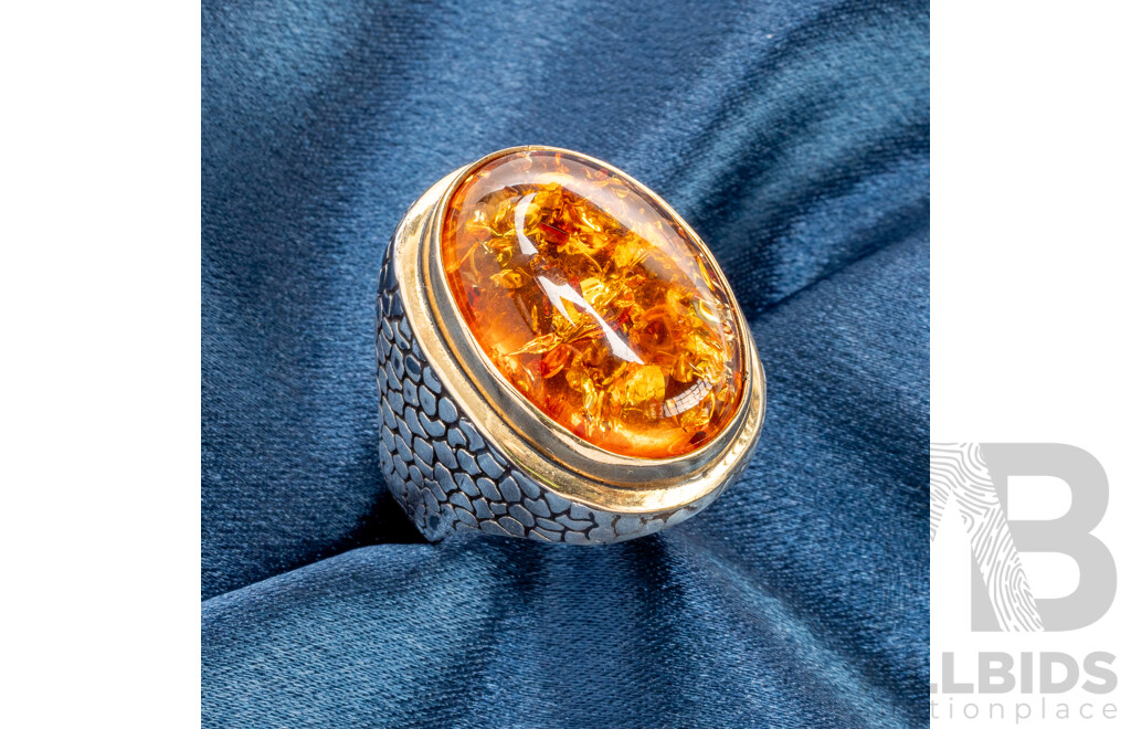 Men's 925 Stirling Silver Signet with Large Oval Cabochon Crushed Baltic Amber - Size W.5