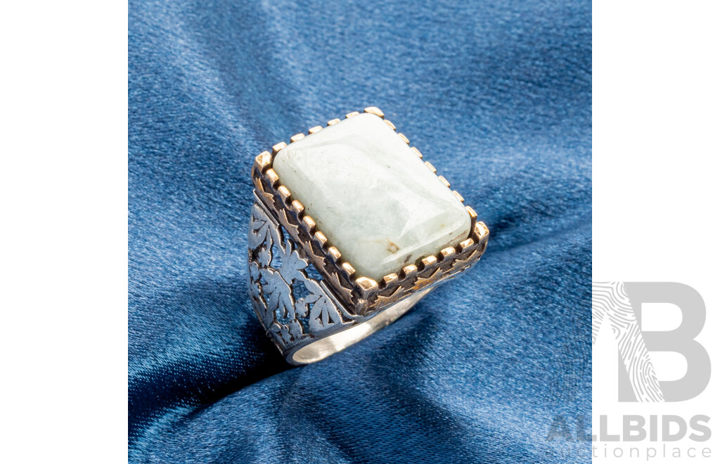 925 Sterling Silver Men's Signet with Pale Nephrite Jade - Size U.5