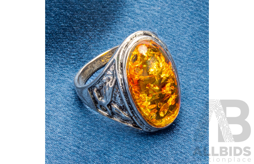 Silver Plated Base Metal Men's Signet Ring with Oval Cabochon Crushed Baltic Amber - Size T.5