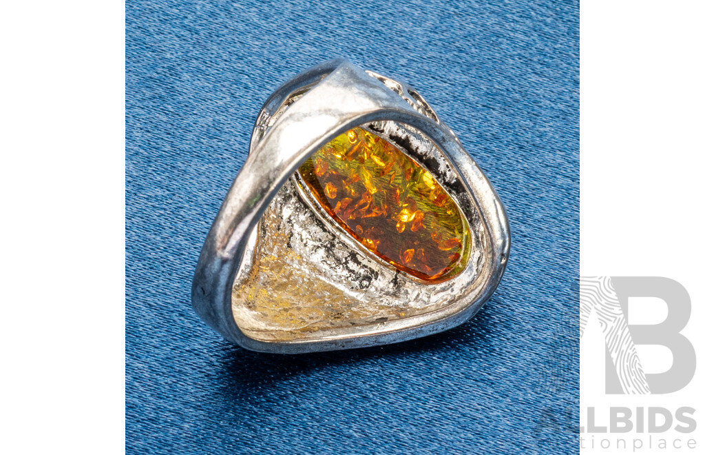 Silver Plated Base Metal Men's Signet Ring with Oval Cabochon Crushed Baltic Amber - Size T.5