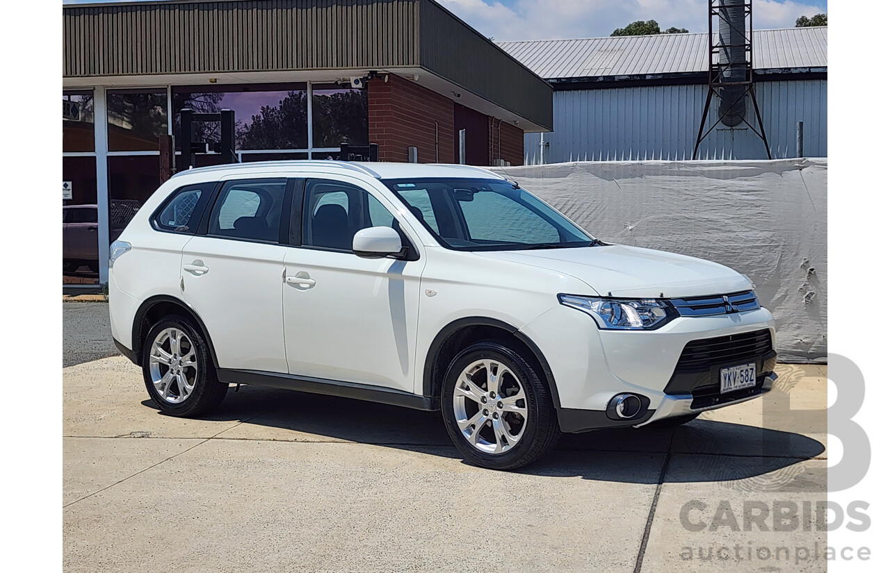 4/2014 Mitsubishi Outlander ES (4x4) ZJ MY14.5 4d Wagon White 2.4L