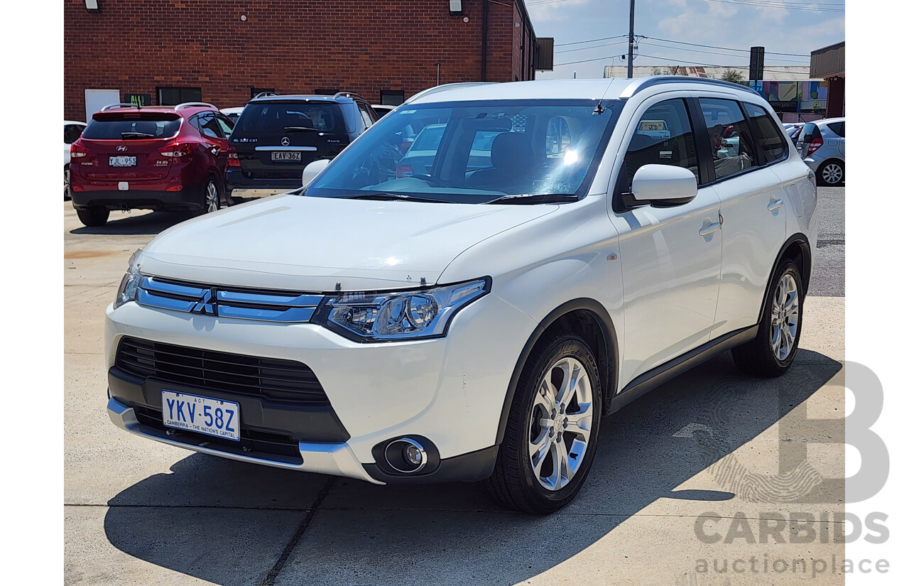 4/2014 Mitsubishi Outlander ES (4x4) ZJ MY14.5 4d Wagon White 2.4L