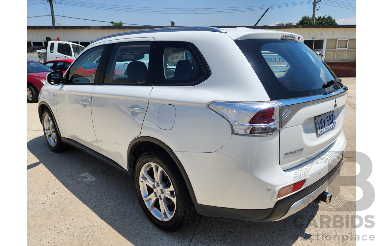 4/2014 Mitsubishi Outlander ES (4x4) ZJ MY14.5 4d Wagon White 2.4L