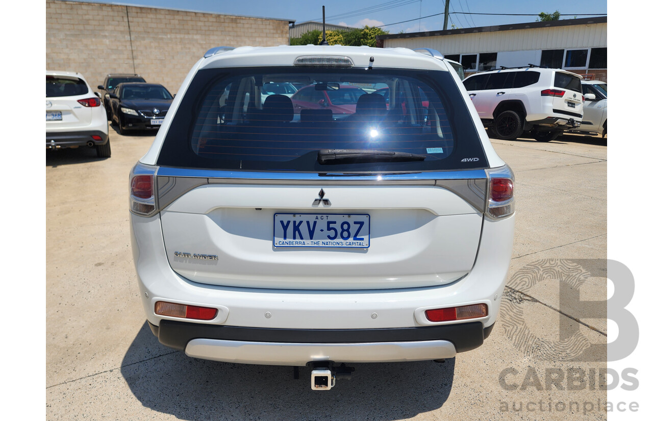 4/2014 Mitsubishi Outlander ES (4x4) ZJ MY14.5 4d Wagon White 2.4L