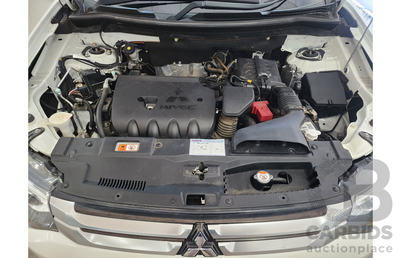 4/2014 Mitsubishi Outlander ES (4x4) ZJ MY14.5 4d Wagon White 2.4L