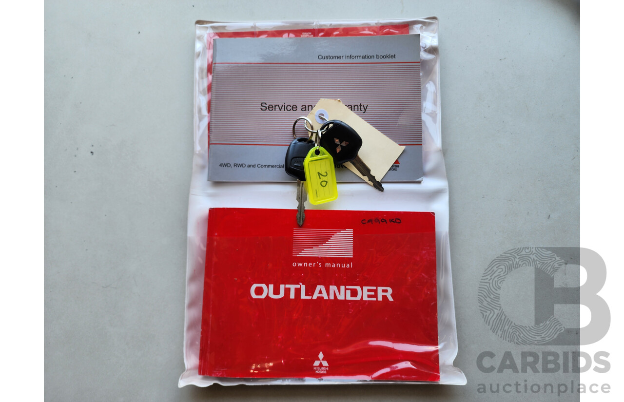 4/2014 Mitsubishi Outlander ES (4x4) ZJ MY14.5 4d Wagon White 2.4L