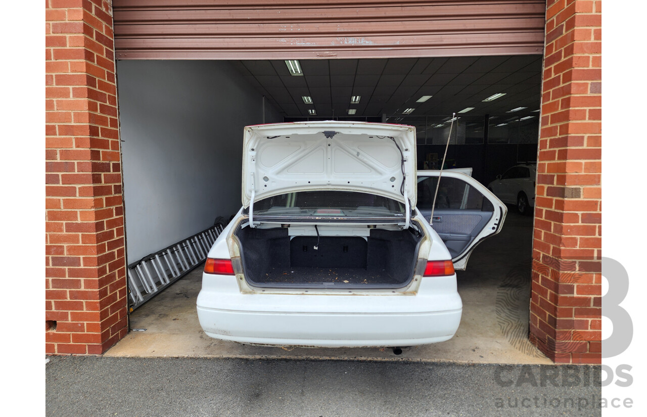 2/1999 Toyota Camry CS-X SXV20R 4d Sedan White 2.2L