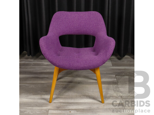 Grant Featherston Contour Space Chair with Purple Woolen Upholstery, Circa 1953