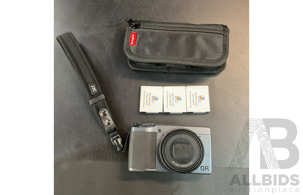 RICOH GRIIIx Camera with 4 Batteries and Battries Storage Bag