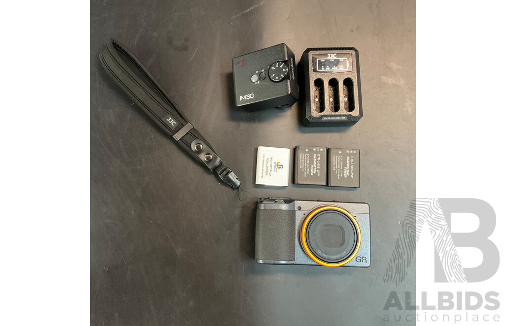 RICOH GRIII Camera & Godox IM30 Mini Flash with 4 Batteries and JJC Charger