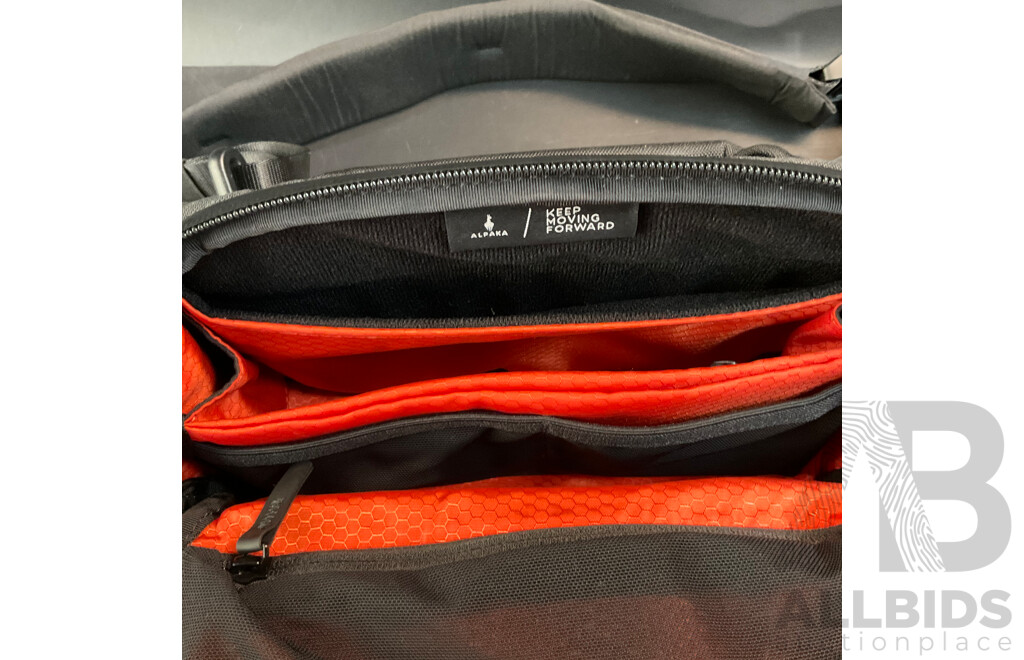 Alpaka Vertex Pouch - Black