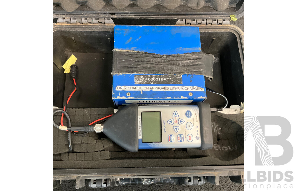 SVANTEK SVAN957 Sound & Vibration Analyser with Carry Case