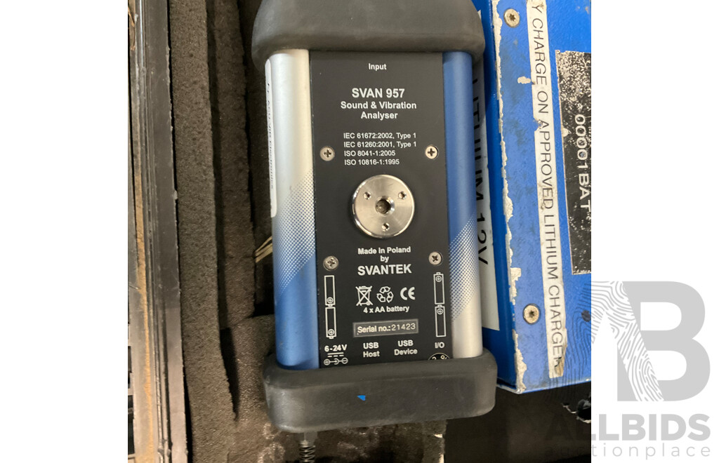 SVANTEK SVAN957 Sound & Vibration Analyser with Carry Case