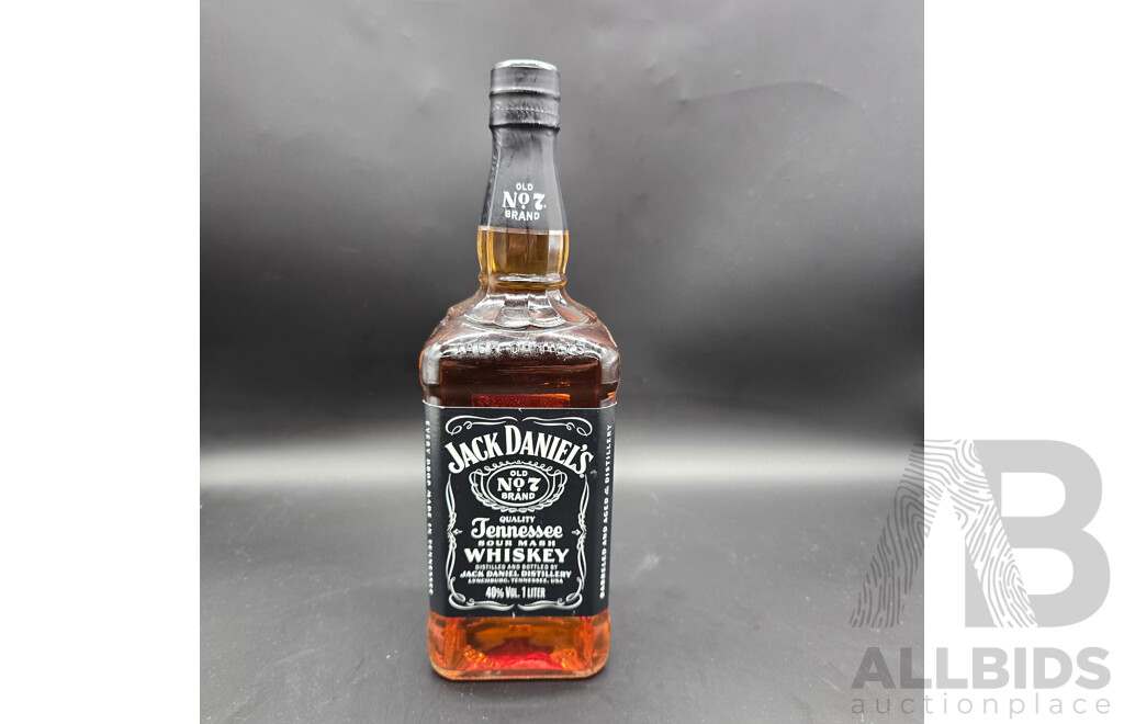 Fireball Cinnamon Flavoured Whisky 700ml & Jack Daniel's Whiskey 1L - Lot of 2