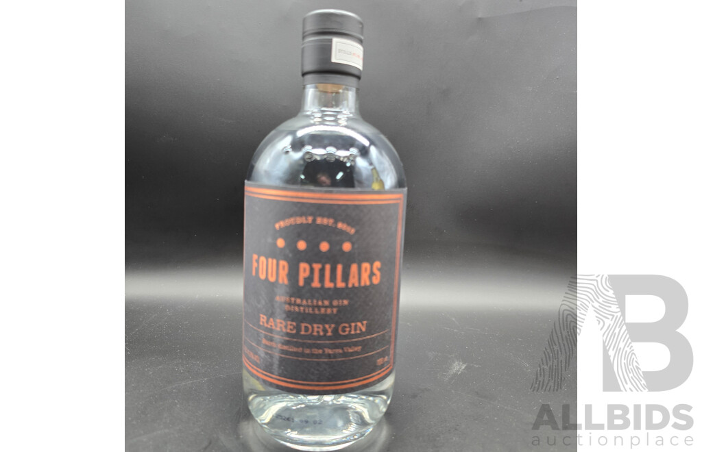 Ironcove Whisky & Four Pillars Rare Dry Gin - 700ml - Lot of 2