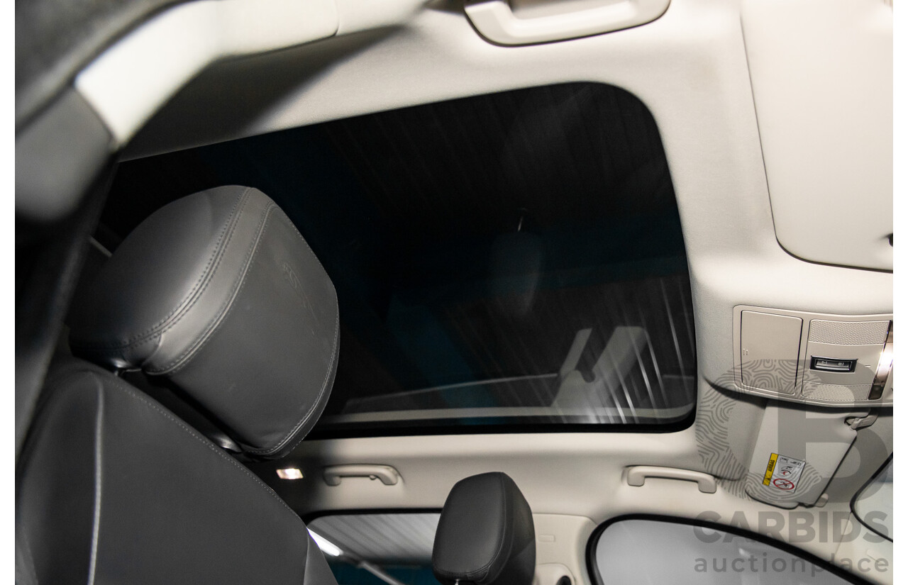 02/2017 Jaguar F-Pace 30d Portfolio (AWD) MY17 4d Wagon Glacier White Turbo Diesel V6 3.0L