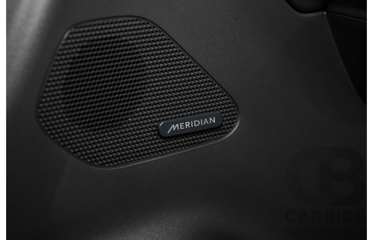 02/2017 Jaguar F-Pace 30d Portfolio (AWD) MY17 4d Wagon Glacier White Turbo Diesel V6 3.0L