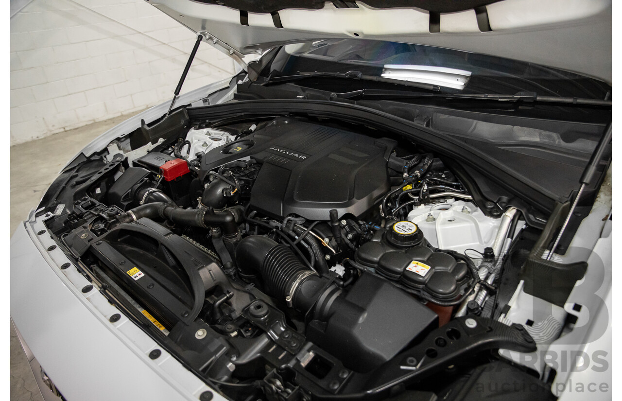 02/2017 Jaguar F-Pace 30d Portfolio (AWD) MY17 4d Wagon Glacier White Turbo Diesel V6 3.0L