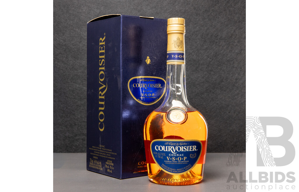 V.S.O.P Courvoisier Fine Champagne Cognac in Presentation Box