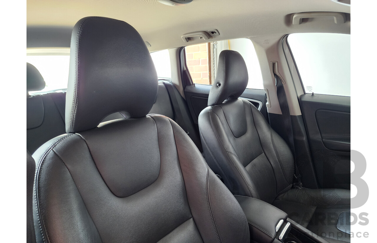 8/2014 Volvo Xc60 D5 Luxury DZ MY14 4d Wagon White 2.4L