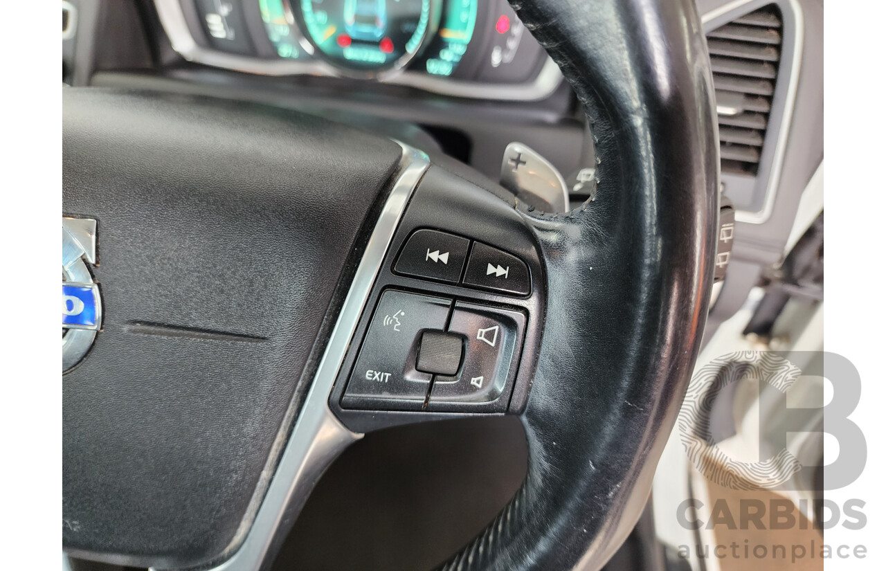 8/2014 Volvo Xc60 D5 Luxury DZ MY14 4d Wagon White 2.4L