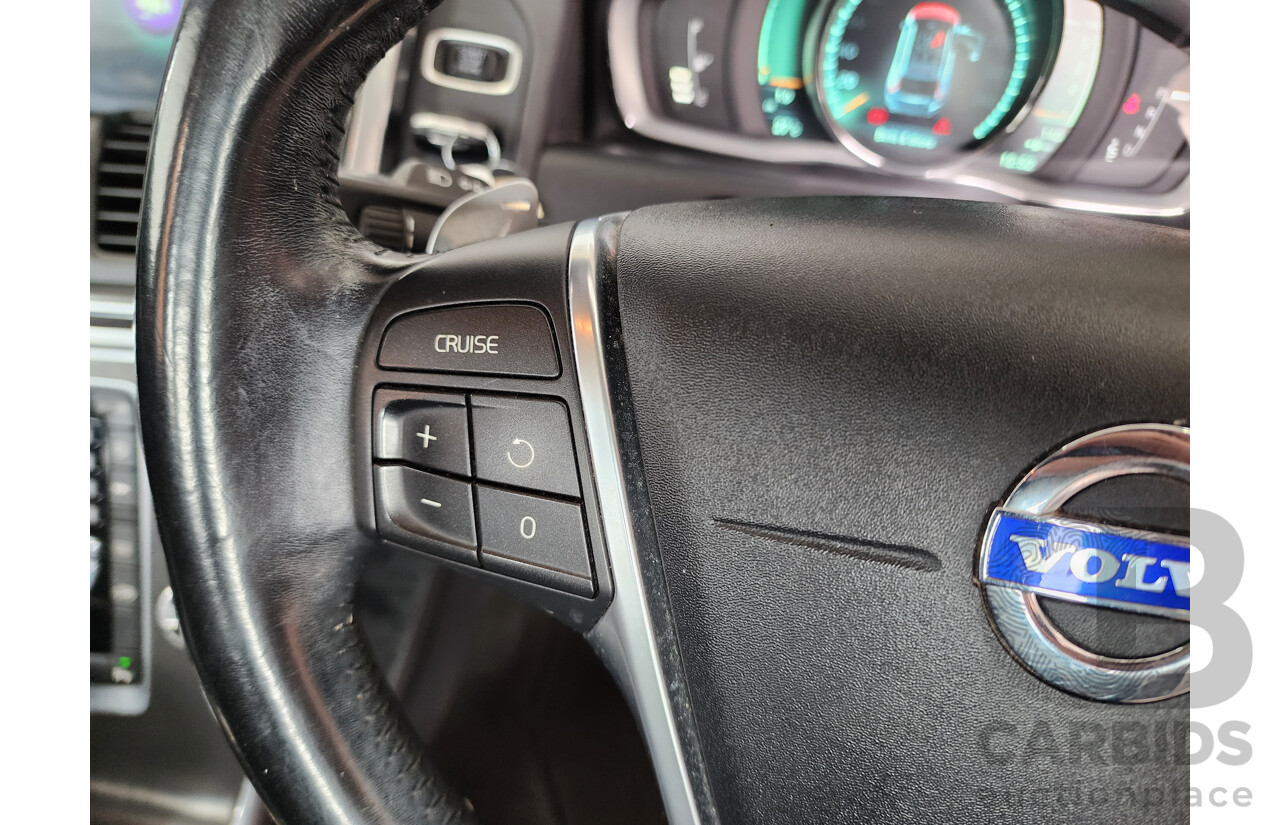 8/2014 Volvo Xc60 D5 Luxury DZ MY14 4d Wagon White 2.4L