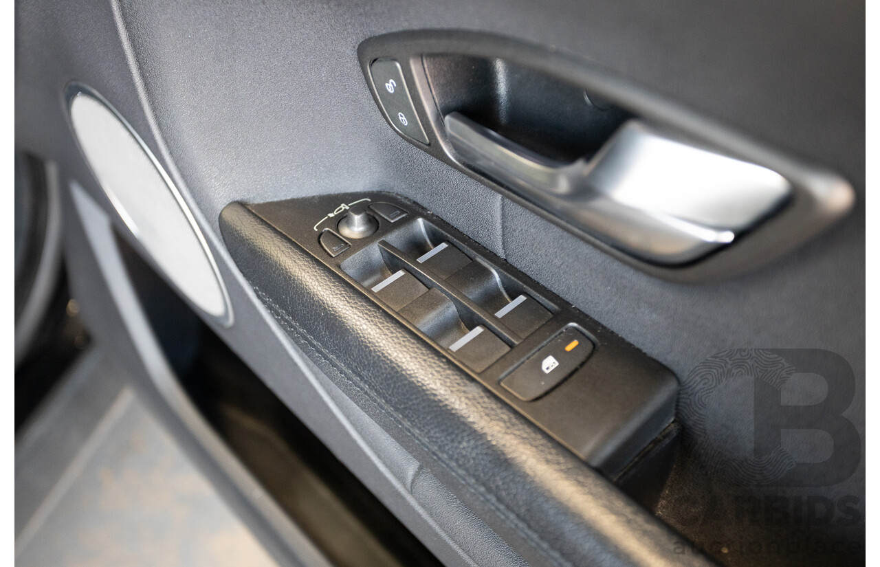 12/2016 Range Rover Evoque TD4 150 SE (AWD) LV MY17 5D Wagon Santorini Black Metallic Turbo Diesel 2.0L