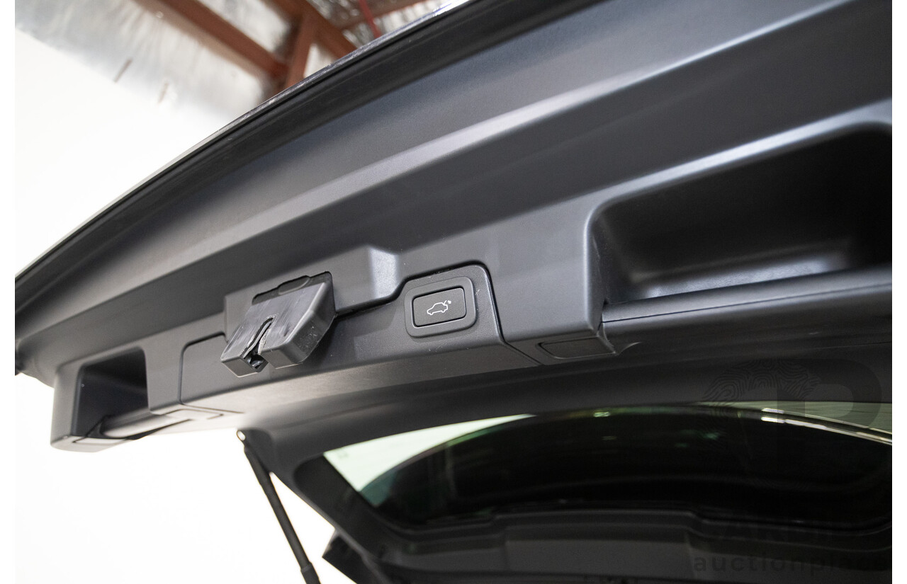 12/2016 Range Rover Evoque TD4 150 SE (AWD) LV MY17 5D Wagon Santorini Black Metallic Turbo Diesel 2.0L