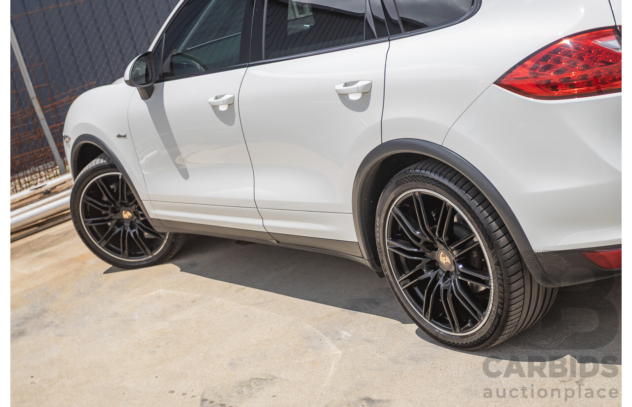 1/2014 Porsche Cayenne S (AWD) MY14 4D Wagon White Twin Turbo Diesel V8 4.1L
