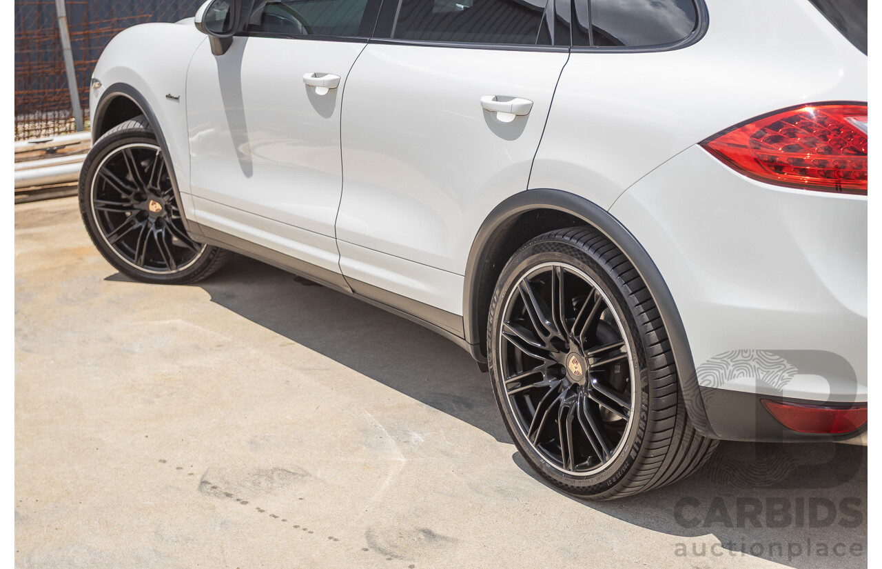 1/2014 Porsche Cayenne S (AWD) MY14 4D Wagon White Twin Turbo Diesel V8 4.1L