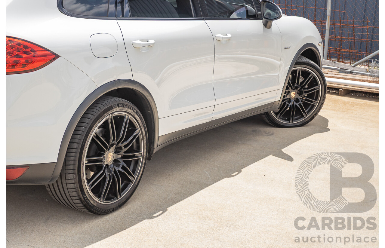 1/2014 Porsche Cayenne S (AWD) MY14 4D Wagon White Twin Turbo Diesel V8 4.1L