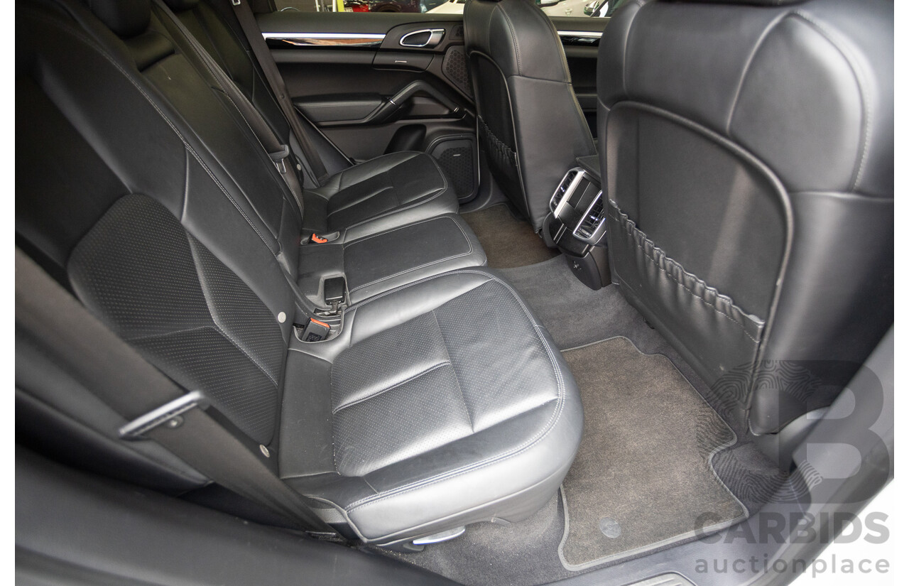 1/2014 Porsche Cayenne S (AWD) MY14 4D Wagon White Twin Turbo Diesel V8 4.1L