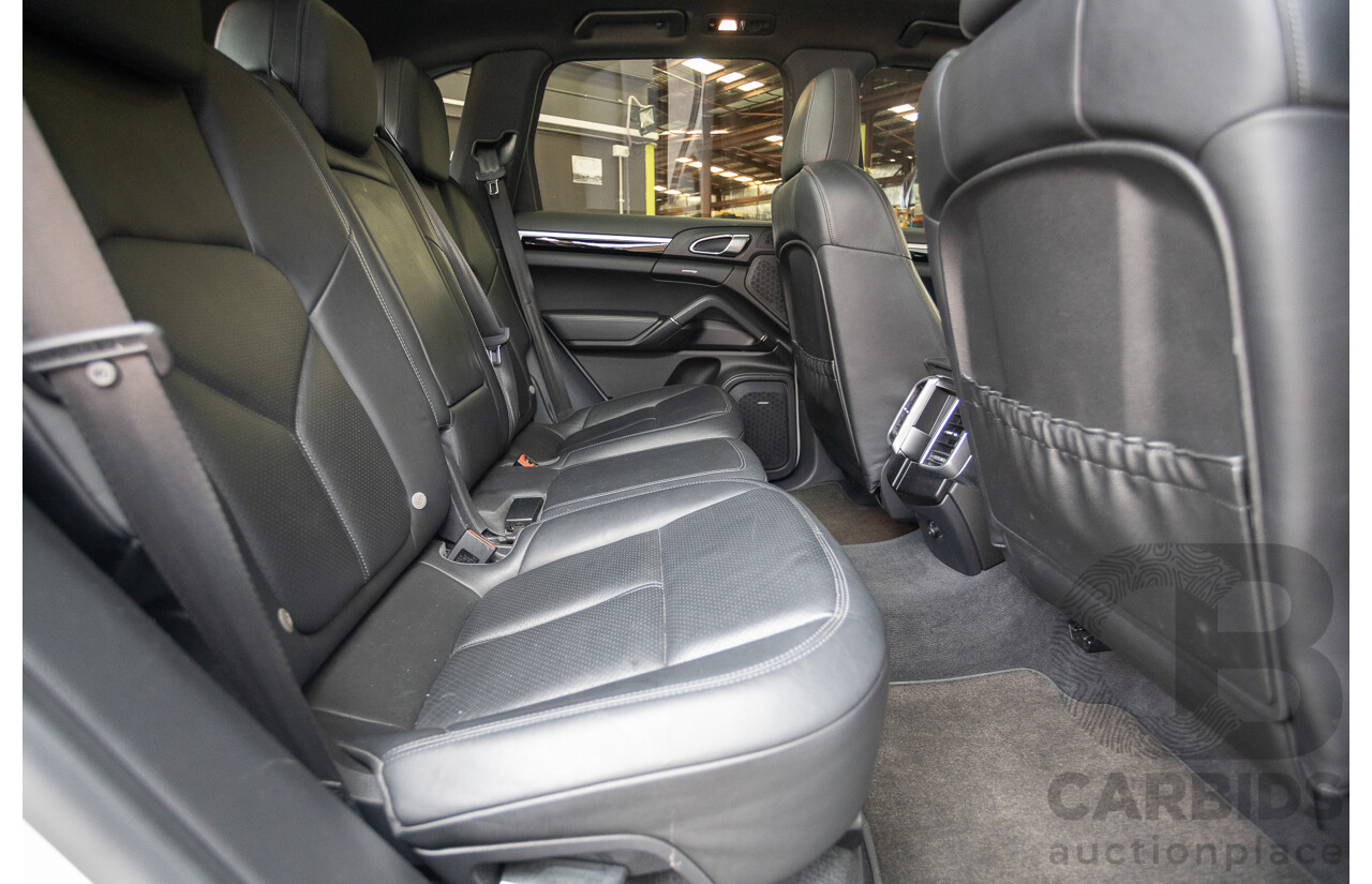 1/2014 Porsche Cayenne S (AWD) MY14 4D Wagon White Twin Turbo Diesel V8 4.1L