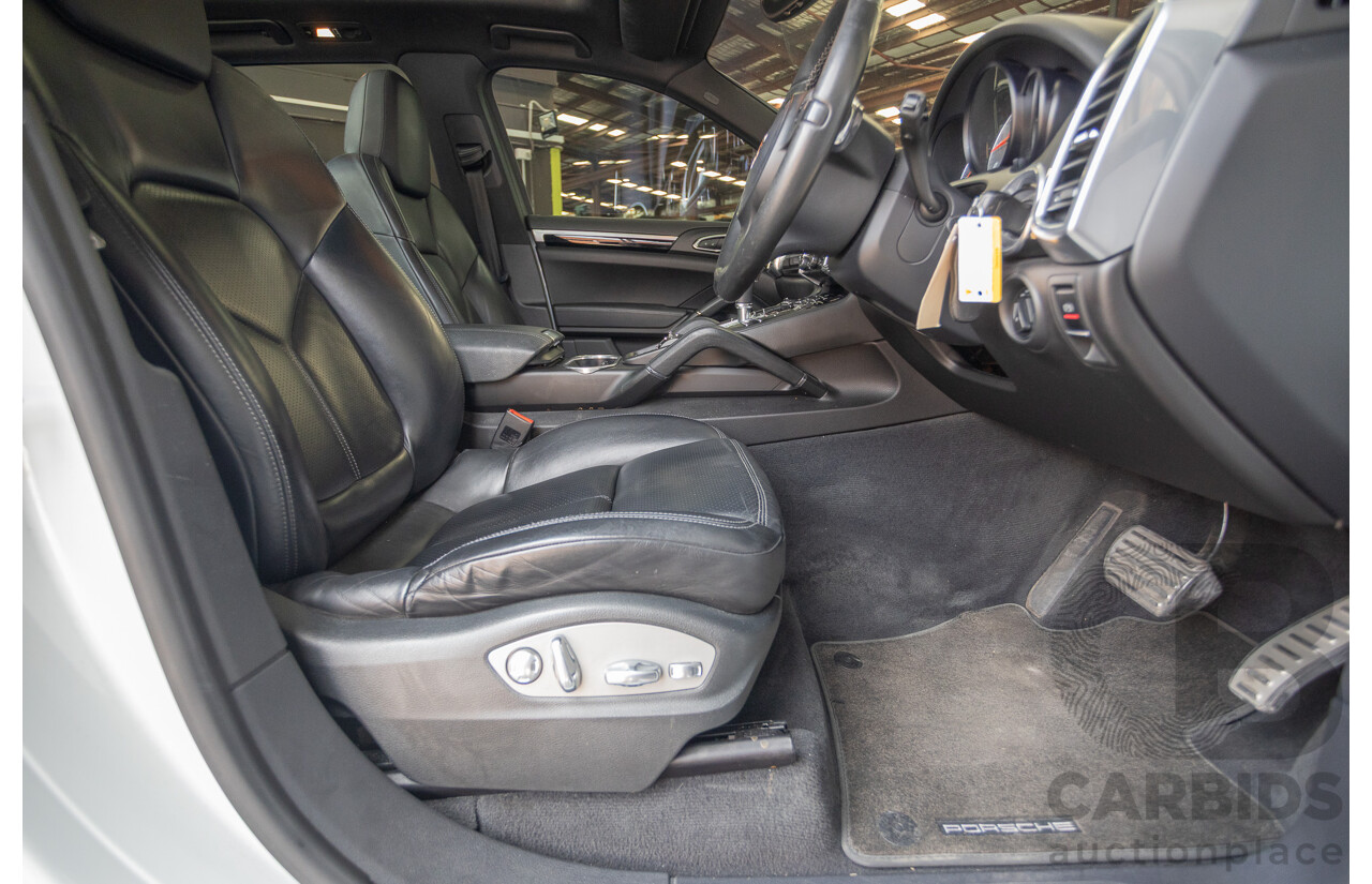 1/2014 Porsche Cayenne S (AWD) MY14 4D Wagon White Twin Turbo Diesel V8 4.1L