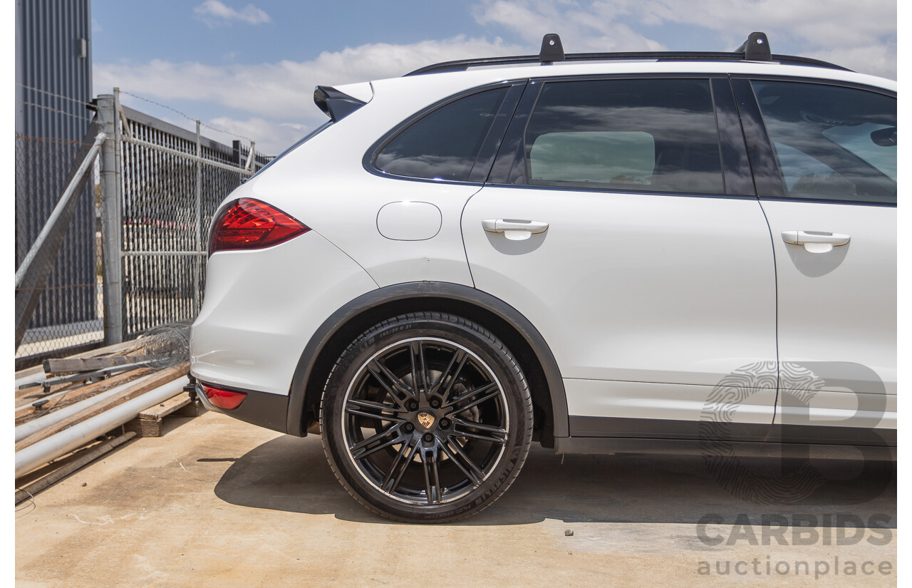 1/2014 Porsche Cayenne S (AWD) MY14 4D Wagon White Twin Turbo Diesel V8 4.1L