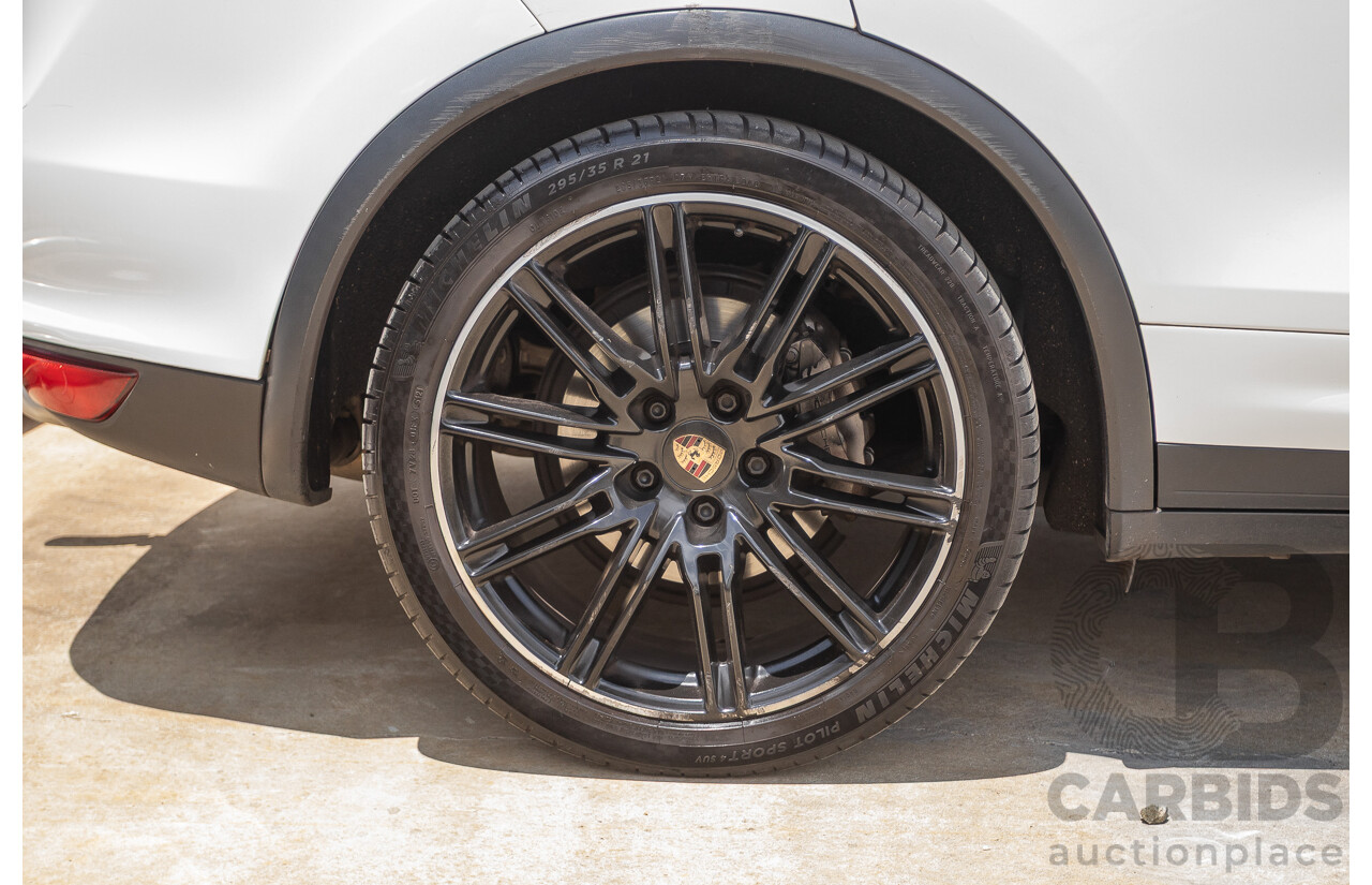 1/2014 Porsche Cayenne S (AWD) MY14 4D Wagon White Twin Turbo Diesel V8 4.1L